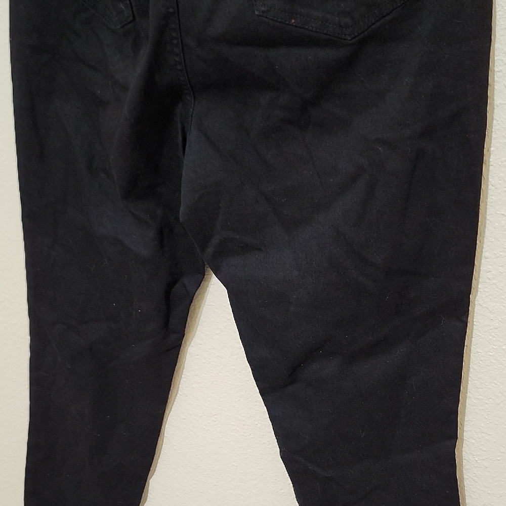 Black Skinny High-Waisted Jeans - Picture 5 of 13